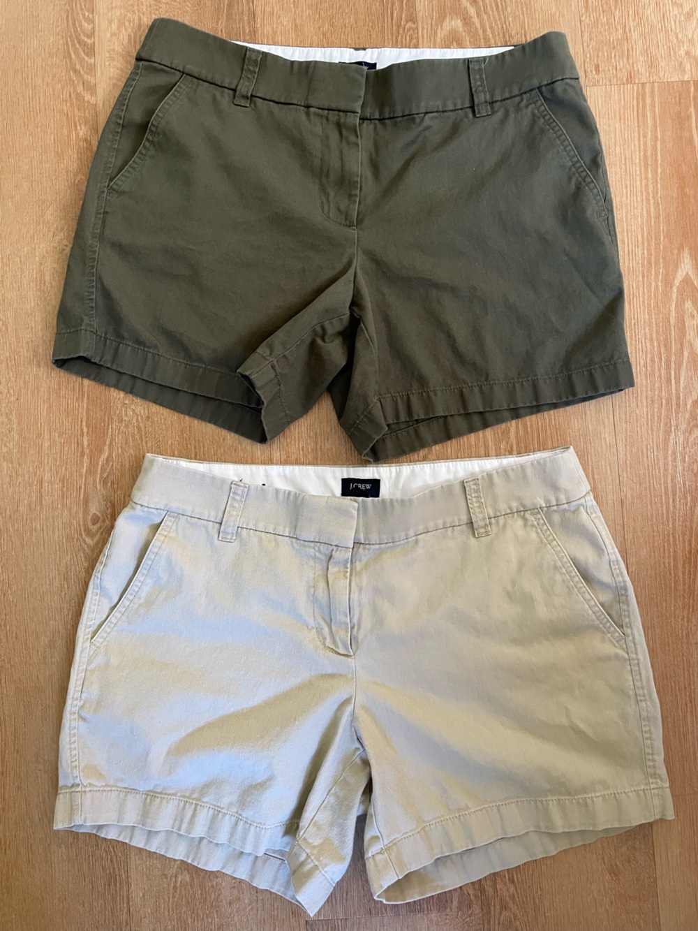2 Pairs Of J. Crew Men's Flat Front Chino Shorts in Cream and Olive